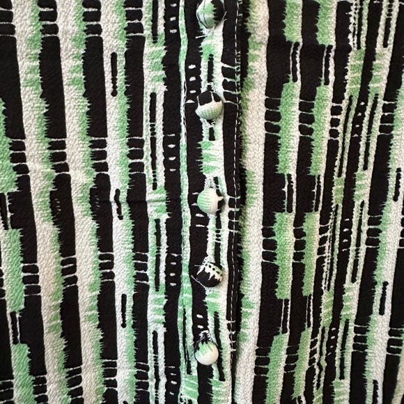 Jenn Geometric Romper Short Size: L - Picture 3 of 6